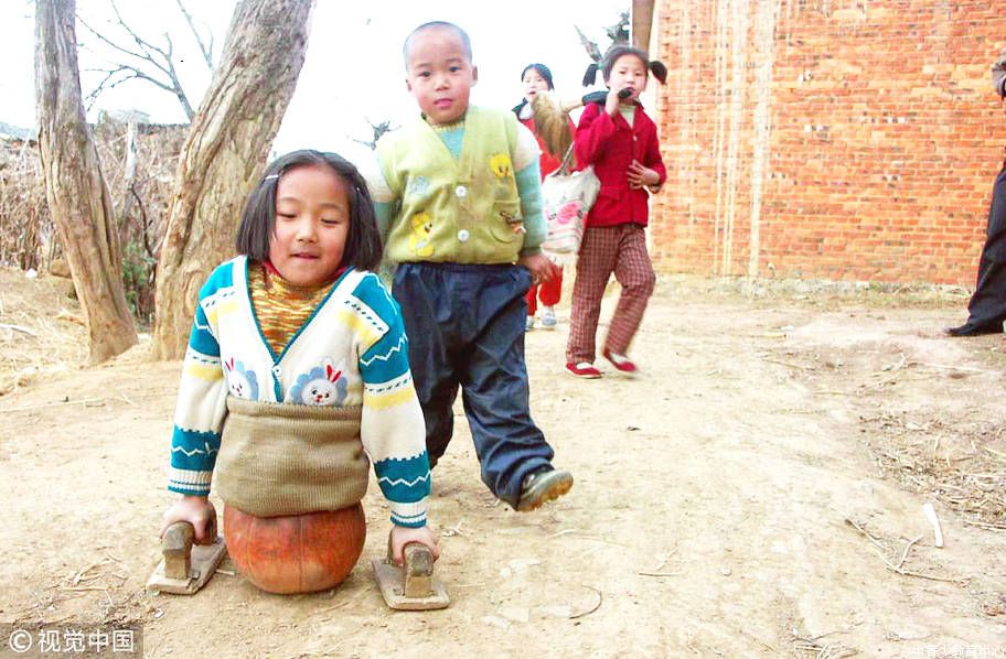 “篮球女孩”失去双腿 却征战奥运会！