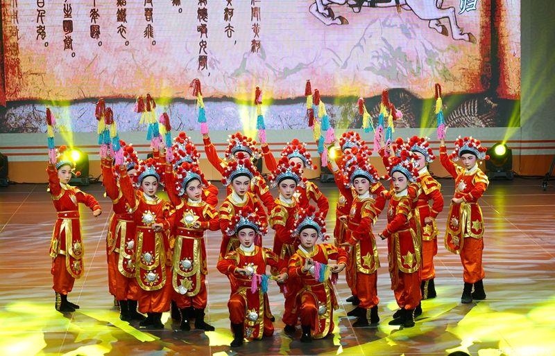 武汉青少年经典诵读比拼“飞花令” 传统文化润泽童心