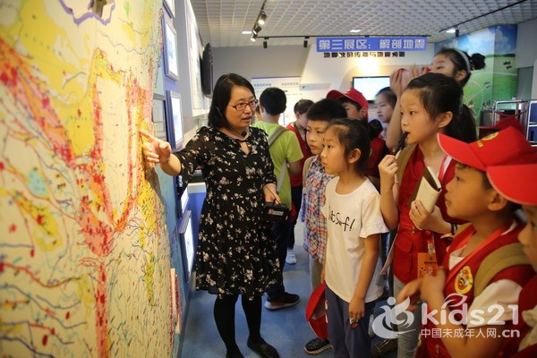 铜陵市组织学生参观地震局 学习防灾减灾知识